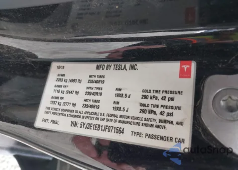 2018 Tesla Model 3 Long Range/Performance z USA, uszkodzony, nr VIN 5YJ3E1EB1JF071564